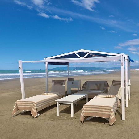 Augustus Lido Hotel Forte dei Marmi Bagian luar foto